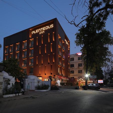 Plenteous Inn Ахмедабад Екстер'єр фото